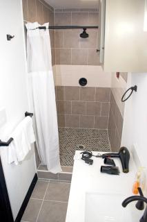 Private Entire Home Near NRG Stadium, Hobby Airport, Downtown Houston - 5