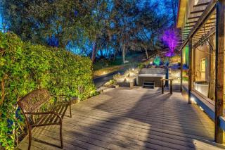 Big Oak Manor w/theater/hot tub/sauna/more - 3