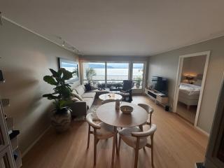 Nice apartment with balcony right by the sea - 8