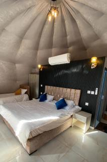 Olivia Rum Luxury Bubbles & Jeep Tours - 2