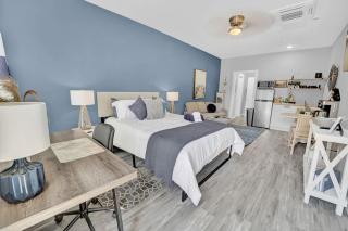 Seaside Escape 6 - Chic Studio near Coast & Dining - 0