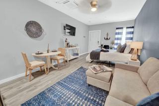 Seaside Escape 6 - Chic Studio near Coast & Dining - 3