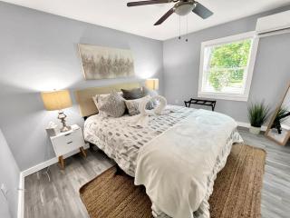 Seaside Escape 8 - Peaceful with Outdoor Seating - 0