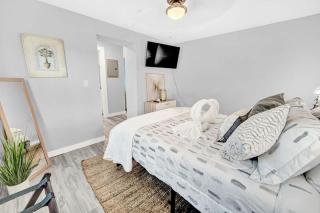Seaside Escape 8 - Peaceful with Outdoor Seating - 2