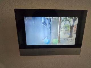 One bedroom Apartment in City Centre - Intercom Entry with Video - 3