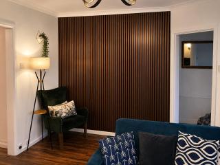Stylish 3 Bed house Contractor Friendly Free parking & Wifi - 5