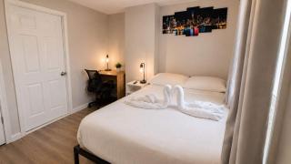 Private Room w Ensuite Bath NYC Access - 1