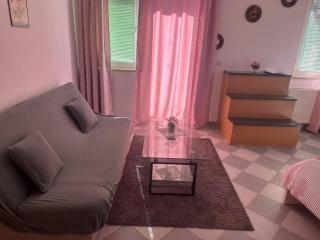 Apple guesthouse - 1