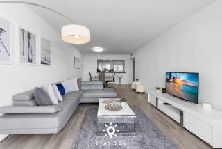 Coastal Comfort 2BR Retreat Balcony Space - 9