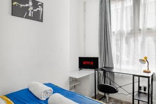NEW! 3BR, free parking, near to City Centre - 3