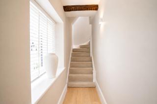 Lygon Lookout - Cotswolds Stay for 2 - Pet-friendly with Roof Terrace - 6