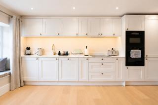 Lygon Lookout - Cotswolds Stay for 2 - Pet-friendly with Roof Terrace - 4