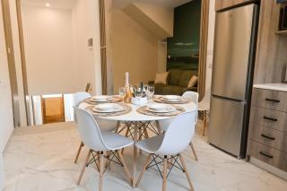 Well Located Modern Apart Balluta Bay - Happy Rentals - 4