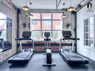 NEW Modern Spacious Loft in Downtown with free parking - 7