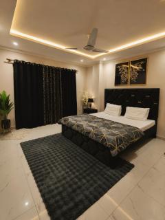 Neat Retreat 2BHK - Sector E11 Islamabad - Fully Equipped Everything You Need - 4