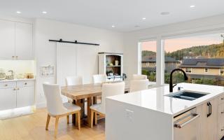 Come Enjoy This Modern Coastal Retreat - 4