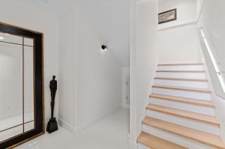 Come Enjoy This Modern Coastal Retreat - 7
