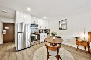 Delight in luxe amenities at this newly remodeled Lakeland Village studio - 3