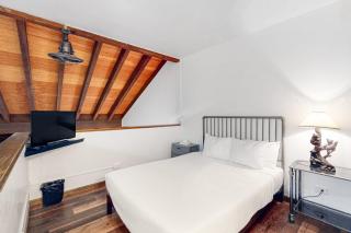 This location is hard to top with easy access to Heavenly & resort amenities - 4