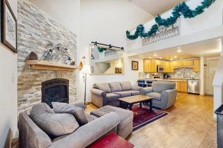 Beautiful condo with shared pool hot tub & sauna - near shopping & skiing - 0