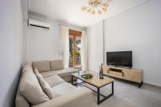 Chic Coastal Stay in the Heart of Voula - 2
