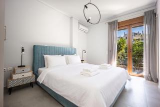 Chic Coastal Stay in the Heart of Voula - 3