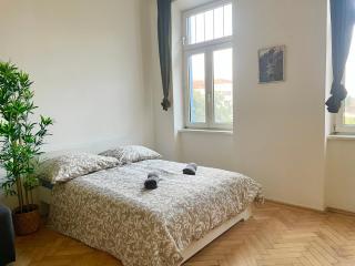 Central Long-Term Cosy Apartment - 1