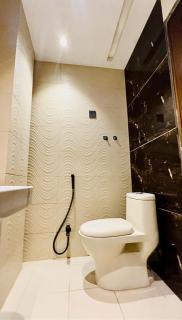 CB Height Plaza - 4