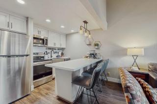 Beautifully Updated Studio Condo with Private Beach Pier Pool Spa - 6
