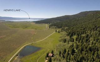 LAZY 2 ELK LAKE LODGE by Kabino: 7.6 Acres Henrys Lake Fishing ATV Trails Yellowstone Sauna - 3