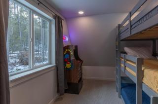 KABINO: Hot Tub,Nestled in the Woods, Arcade Game, Fire Pit, WiFi - 4