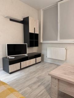 Modern & Quiet Apartment - 2