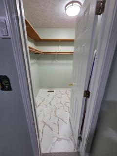 2-bedroom apartment in tranquil Indianapolis with AC comfort - 4