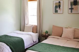 Modern Home Near Arrowhead Stadium Sleeps 7 - 5