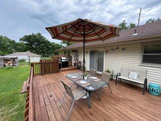 Modern Home Near Arrowhead Stadium Sleeps 7 - 2