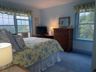 High Hill Inn - 8