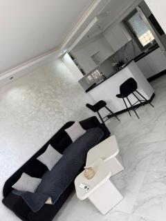 Villa neuve avec une grande terrasse - 8