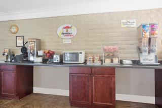 Super 8 by Wyndham Austell/Six Flags - Austell - 4
