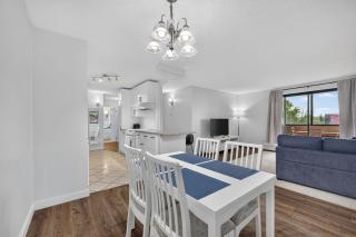 Stampede Central 2 Bedroom Condo - Pet Friendly - 4