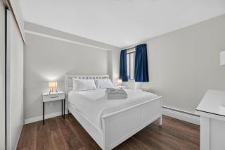 Stampede Central 2 Bedroom Condo - Pet Friendly - 1