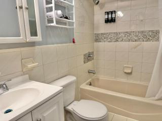 Spacious apartment near NYC & MetLife stadium - 1