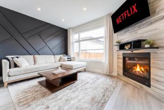Luxury Inner City Home Near DT & Stampede With Air conditioner I Fast Wifi I Free Parking I King Bed - 9
