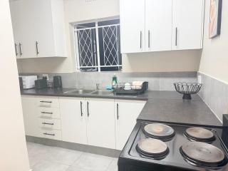 Rugira Guest House - 8