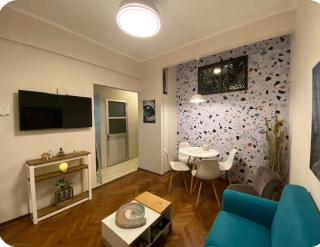 Turquoise, 2 bedroom garage, great location - 3