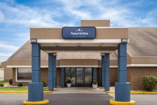 AmericInn by Wyndham Marshfield - 0