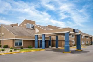 AmericInn by Wyndham Marshfield - 9