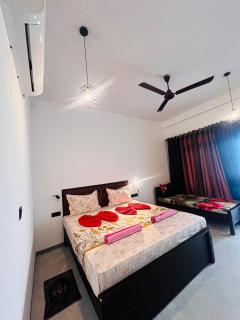 Saffron Swell Villa - 9