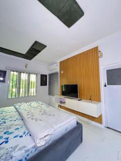 1 Bedroom Luxury 1BR Suite - 6