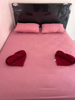 Bunaken Dolphin Pink Homestay - 2