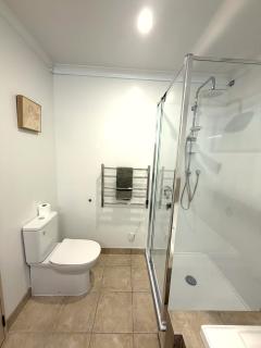 30 per cent Off - Orakei Family Oasis 4 Double Bedrooms - 6